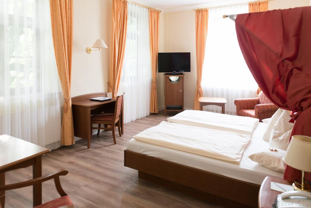 Hotel Angerbraeu Мурнау-ам-Штаффельзее Экстерьер фото