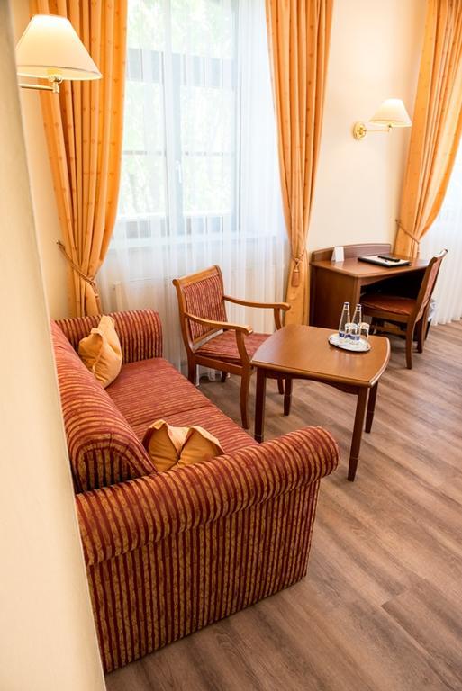 Hotel Angerbraeu Мурнау-ам-Штаффельзее Экстерьер фото