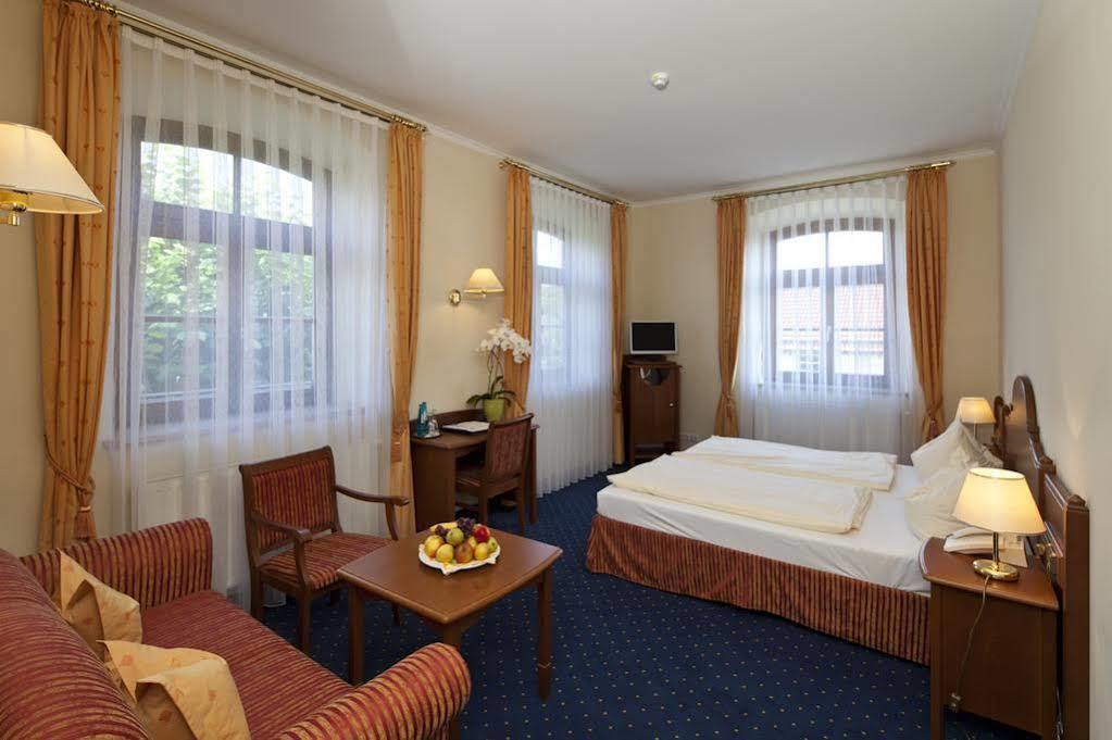 Hotel Angerbraeu Мурнау-ам-Штаффельзее Экстерьер фото